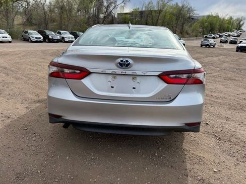 Used 2022 Toyota Camry LE image 4