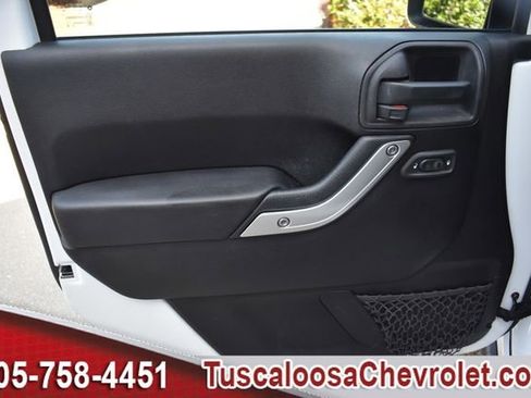 Used 2015 Jeep Wrangler Unlimited Sahara w/ Katzkin Premium Leather Group image 16