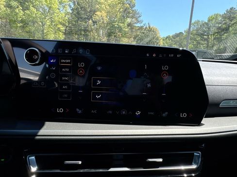 New 2026 Chevrolet Traverse LT FWD image 25