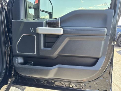 Used 2022 Ford F350 Lariat w/ Chrome Package AWD/4WD image 27