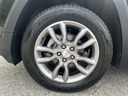 Used 2024 GMC Terrain SLT AWD/4WD image 12