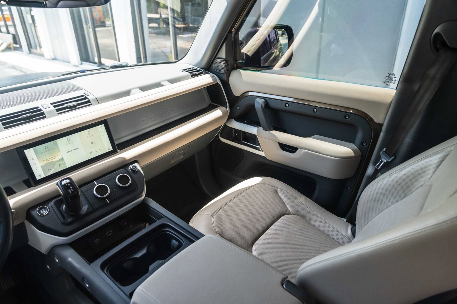Used 2023 Land Rover Defender 110 S AWD/4WD image 32