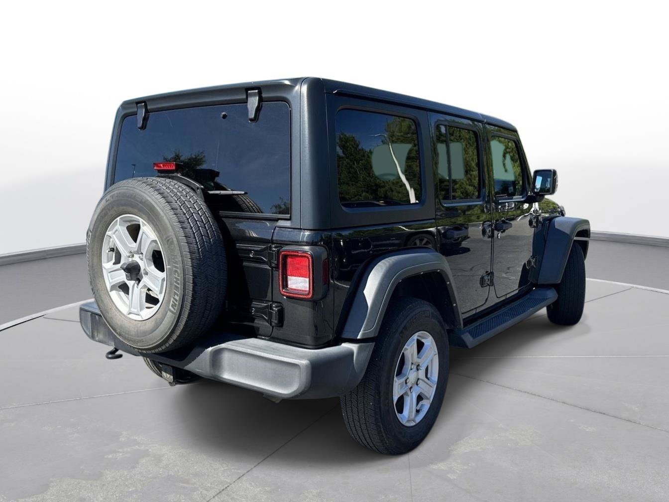 Used 2021 Jeep Wrangler Unlimited Sport AWD/4WD image 6