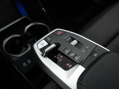 Used 2025 BMW X2 xDrive28i w/ Convenience Package image 16