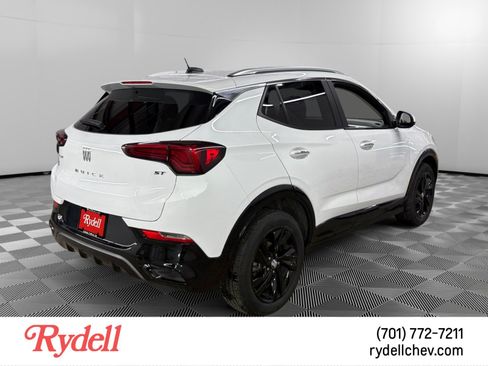 Used 2024 Buick Encore GX Sport Touring AWD/4WD image 5