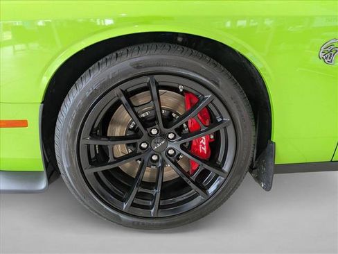 Used 2023 Dodge Challenger SRT Hellcat w/ Driver Convenience Group RWD image 22