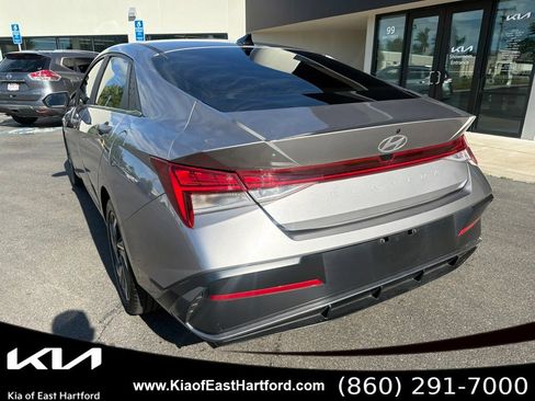 Used 2024 Hyundai Elantra SEL w/ Convenience Package FWD image 10