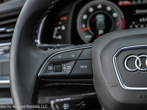 Used 2024 Audi Q8 Premium Plus image 36