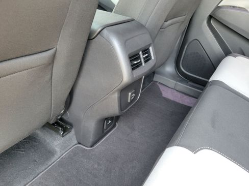 Used 2020 Chevrolet Equinox LT FWD image 35