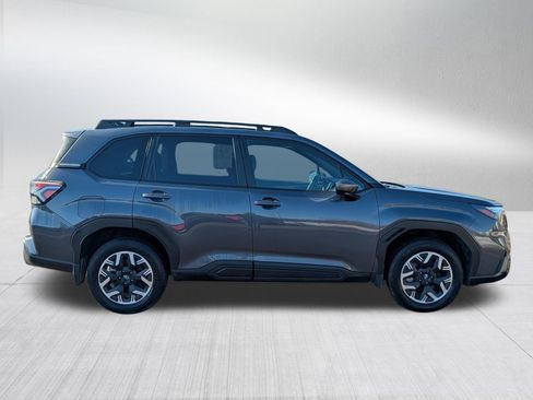 Used 2025 Subaru Forester Premium AWD/4WD image 8