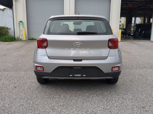 New 2026 Hyundai Venue SE FWD image 6