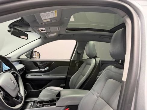 Used 2021 Lincoln Corsair AWD w/ Premium Package image 17
