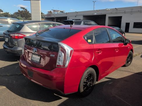 Used 2014 Toyota Prius Two FWD image 5