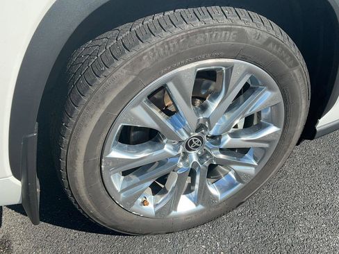 Used 2023 Toyota Highlander Limited AWD/4WD image 5