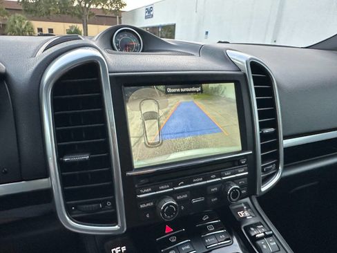 Used 2016 Porsche Cayenne image 34