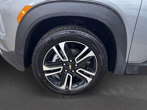 Used 2025 Chevrolet TrailBlazer LT w/ Convenience Package image 12