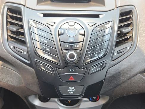 Used 2019 Ford Fiesta SE image 24