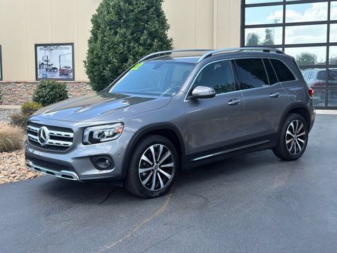 Used 2022 Mercedes-Benz GLB 250 4MATIC image 11