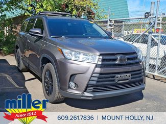 Used 2017 Toyota Highlander XLE image 1