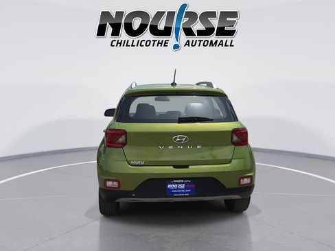 Used 2024 Hyundai Venue SEL FWD image 7