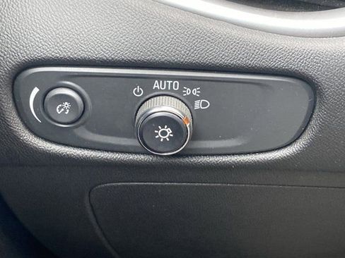Used 2023 Chevrolet Malibu LT FWD image 17