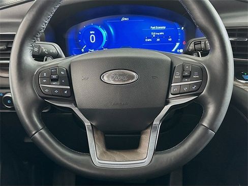Used 2020 Ford Explorer Platinum w/ Premium Technology Package image 15