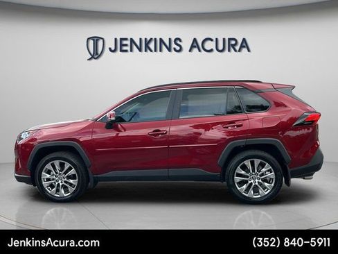 Used 2021 Toyota RAV4 XLE Premium FWD image 6
