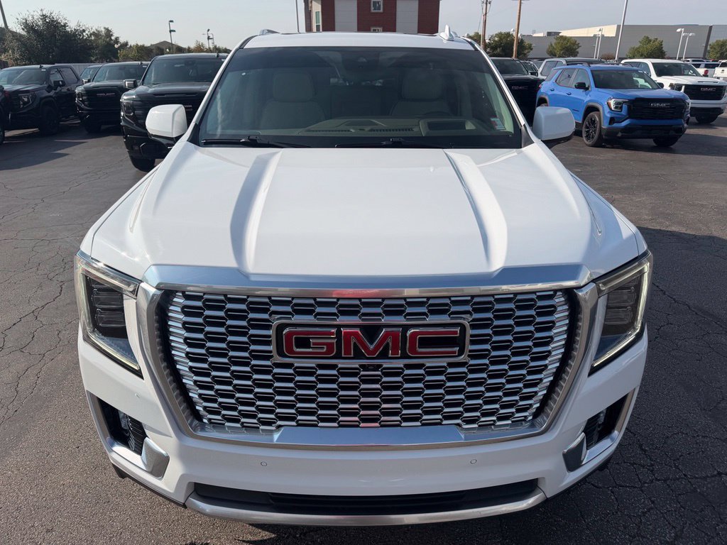Used 2024 GMC Yukon Denali w/ Denali Reserve Package AWD/4WD image 9
