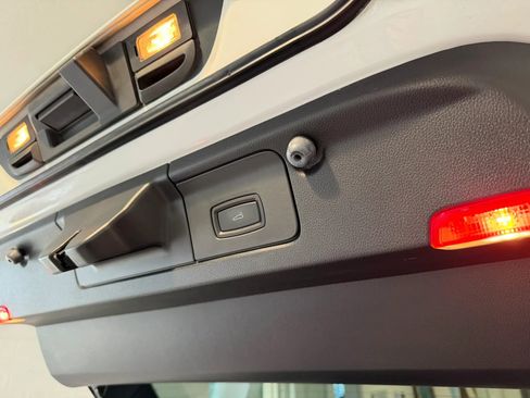 Used 2013 Porsche Panamera 4 Platinum Edition image 24