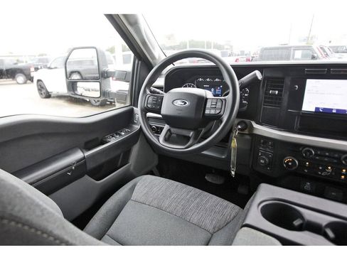 Certified 2024 Ford F250 XLT image 11