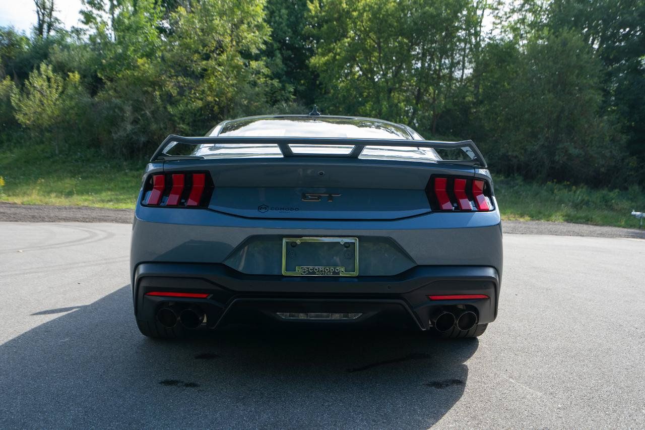 Used 2025 Ford Mustang GT Premium w/ GT Performance Package RWD image 4