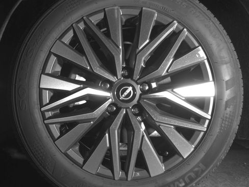 Used 2025 Nissan Altima 2.5 SV image 9