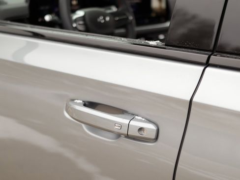 Used 2025 Chevrolet Tahoe RST w/ Comfort Package image 43