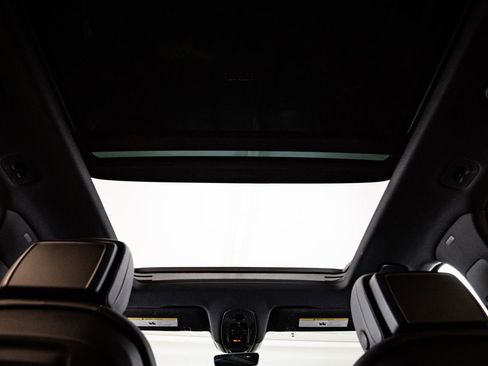 Certified 2026 Porsche Cayenne AWD/4WD image 30
