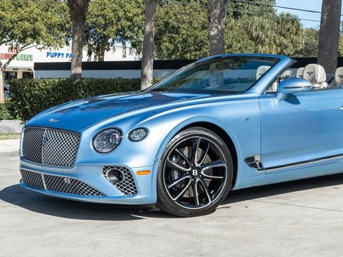 Used 2022 Bentley Continental GT image 2