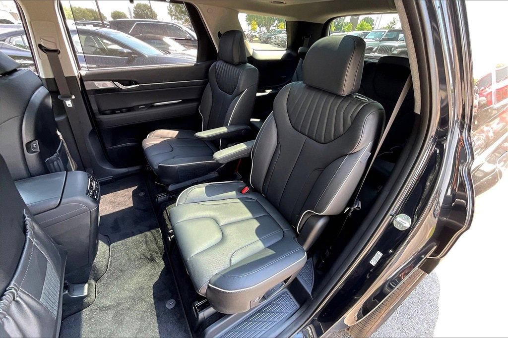 Used 2025 Hyundai Palisade Limited FWD image 29