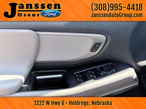 Used 2025 Ford Expedition Max Active AWD/4WD image 18