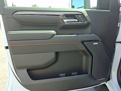 New 2026 GMC Sierra 2500 AT4 w/ AT4 Premium Plus Package AWD/4WD image 8
