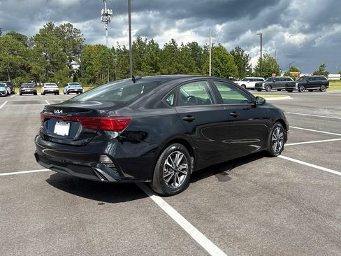 Used 2024 Kia Forte LXS FWD image 16
