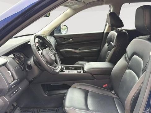 Used 2023 Nissan Pathfinder SL w/ SL Premium Package AWD/4WD image 9