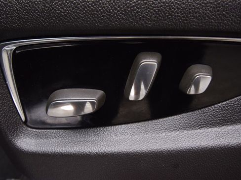 Used 2015 Cadillac Escalade Premium image 27