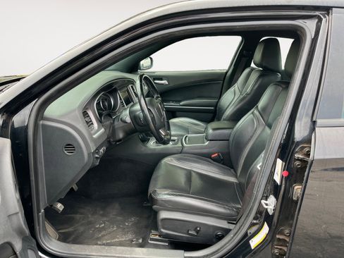 Used 2021 Dodge Charger SXT w/ Leather Interior Group image 9