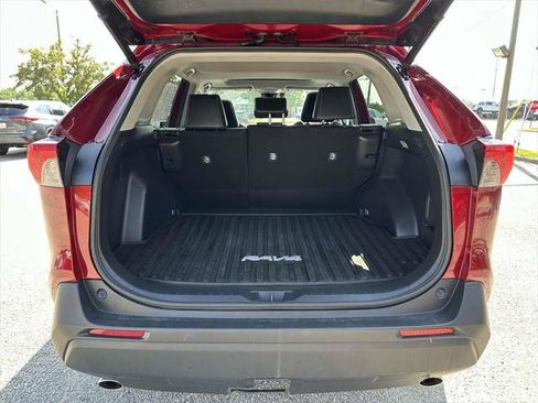 Certified 2020 Toyota RAV4 XLE Premium AWD/4WD image 18