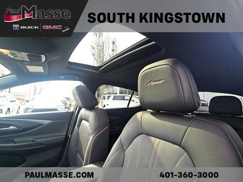 Certified 2025 Buick Envista Avenir image 4