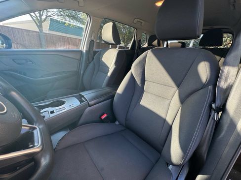 Used 2023 Nissan Rogue S FWD image 19