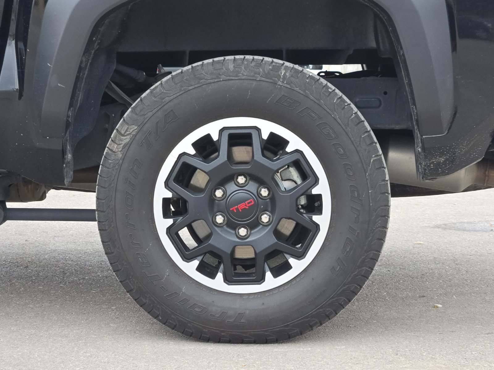 Certified 2025 Toyota Tacoma TRD Off-Road AWD/4WD image 23