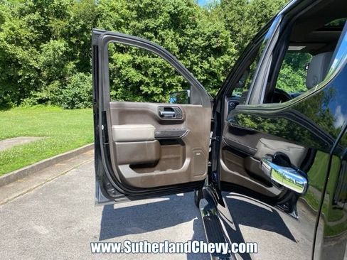 Used 2021 Chevrolet Silverado 1500 LTZ w/ LTZ Premium Package AWD/4WD image 17
