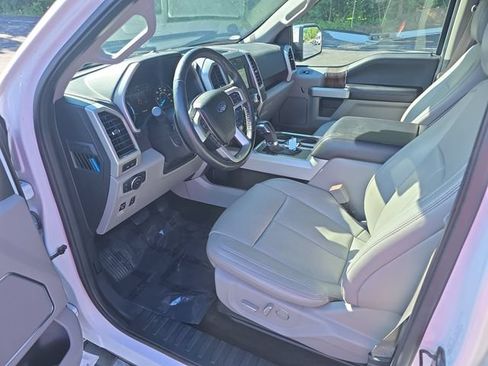 Used 2018 Ford F150 Lariat w/ Equipment Group 502A Luxury AWD/4WD image 11