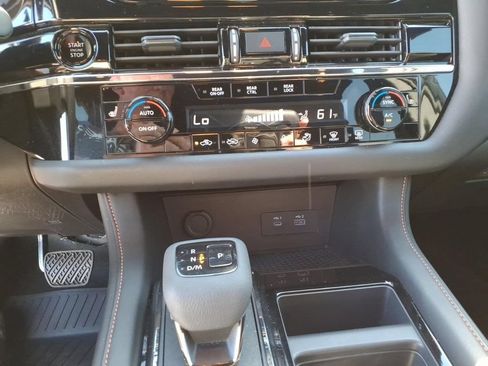 Used 2025 Nissan Pathfinder Rock Creek AWD/4WD image 22