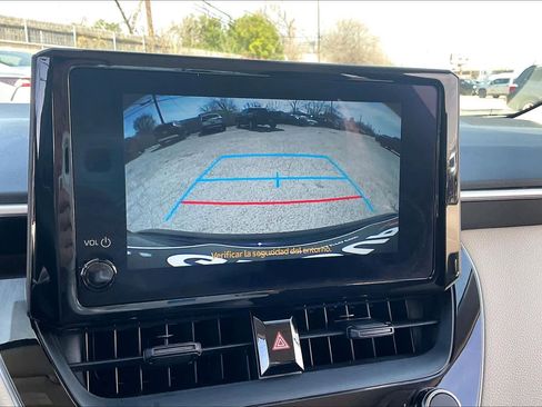 Used 2025 Toyota Corolla LE image 26